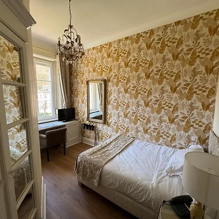 ホテル Restaurant Du Parc タン